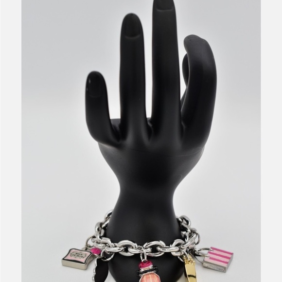 Victoria’s Secret super rare charm bracelet 💕 - Picture 10 of 11